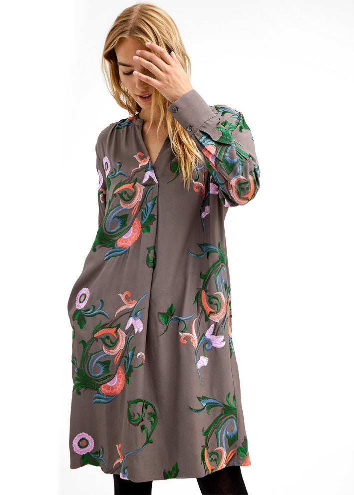 Gustav Costa shirt dress 47511 Kjole - Chanterelle with embroidery