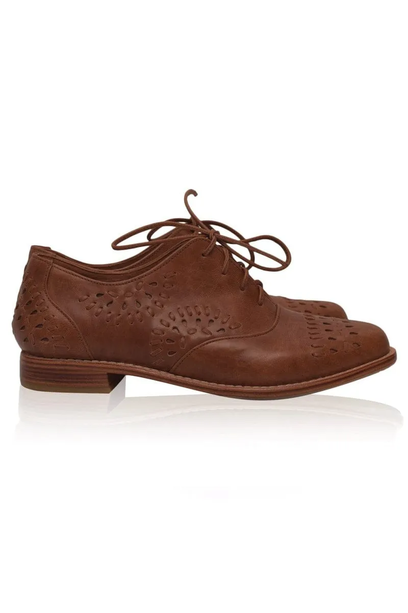 Heartbreak Leather Oxfords in Vintage Camel