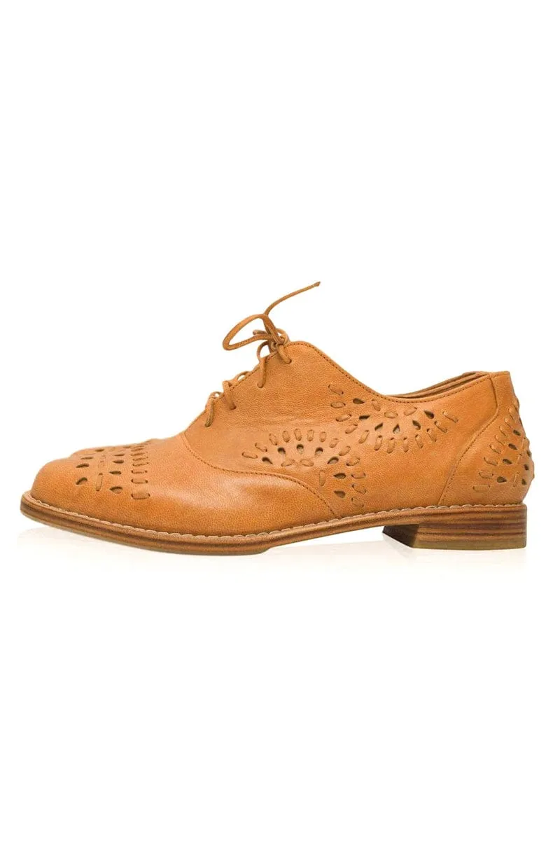 Heartbreak Leather Oxfords in Vintage Camel